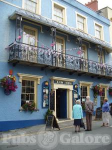 Tenby House Hotel and Paxtons Bar